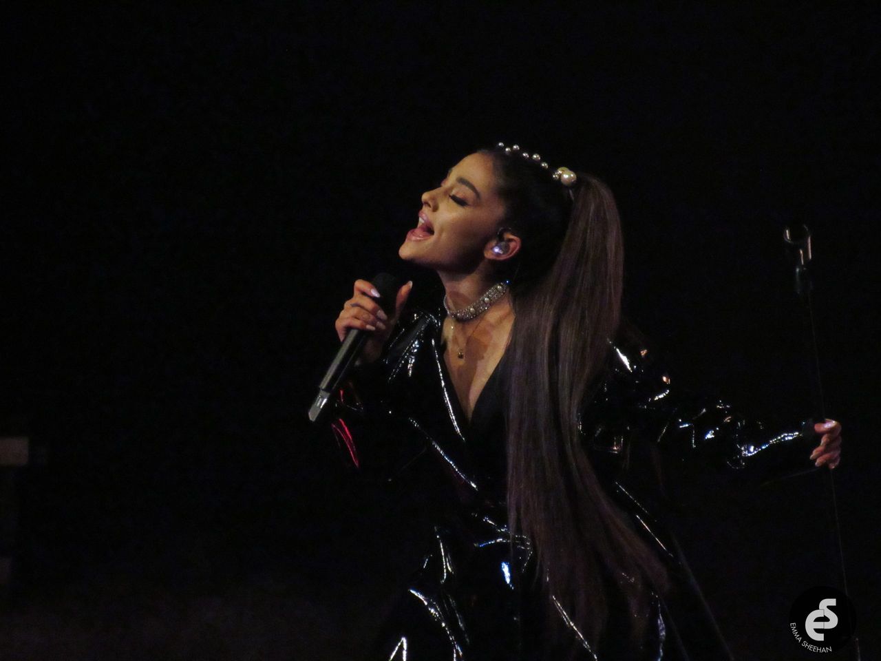 Ariana Grande pojawi się w serialu Jima Carreya