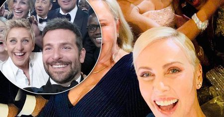 Charlize Theron na Oscarach odtworzyła legendarne selfie gwiazd. Jej post jest dzisiaj hitem internetu
