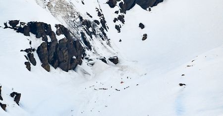 Szwajcaria. Lawina w Crans-Montana, śnieg porwał narciarzy