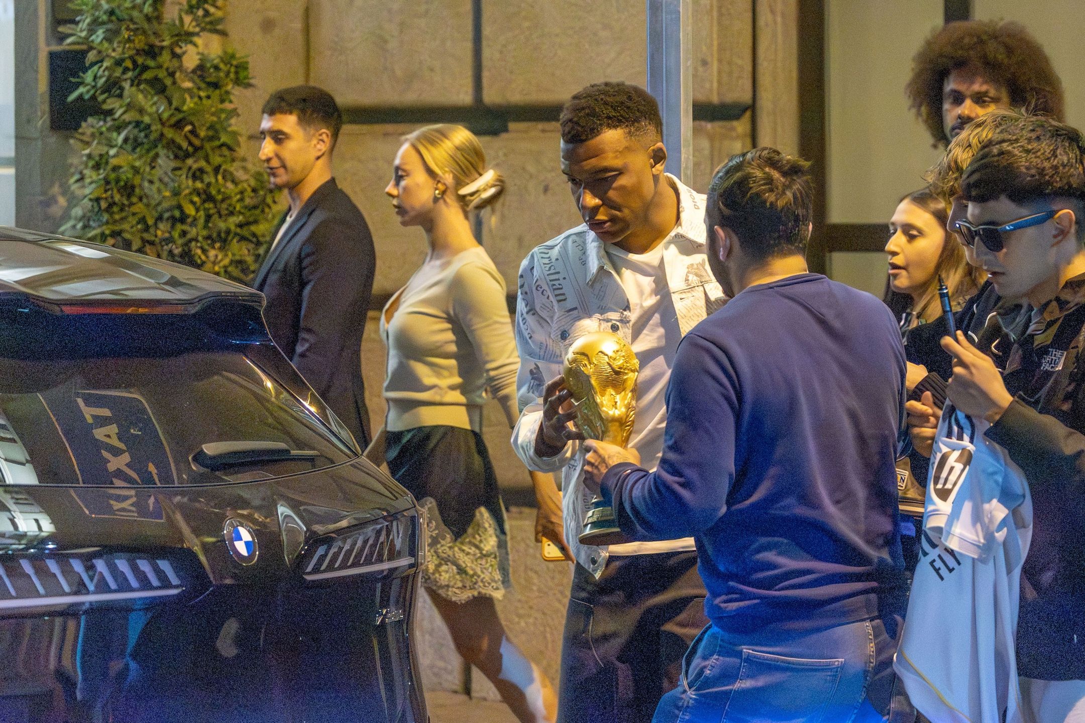 Kylian Mbappe i Ester Exposito w drodze na randkę