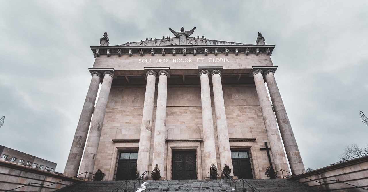 Katowice: Wyjątkowe widowisko "Katedra" w Spodku. Spektakl na 100-lecie archidiecezji