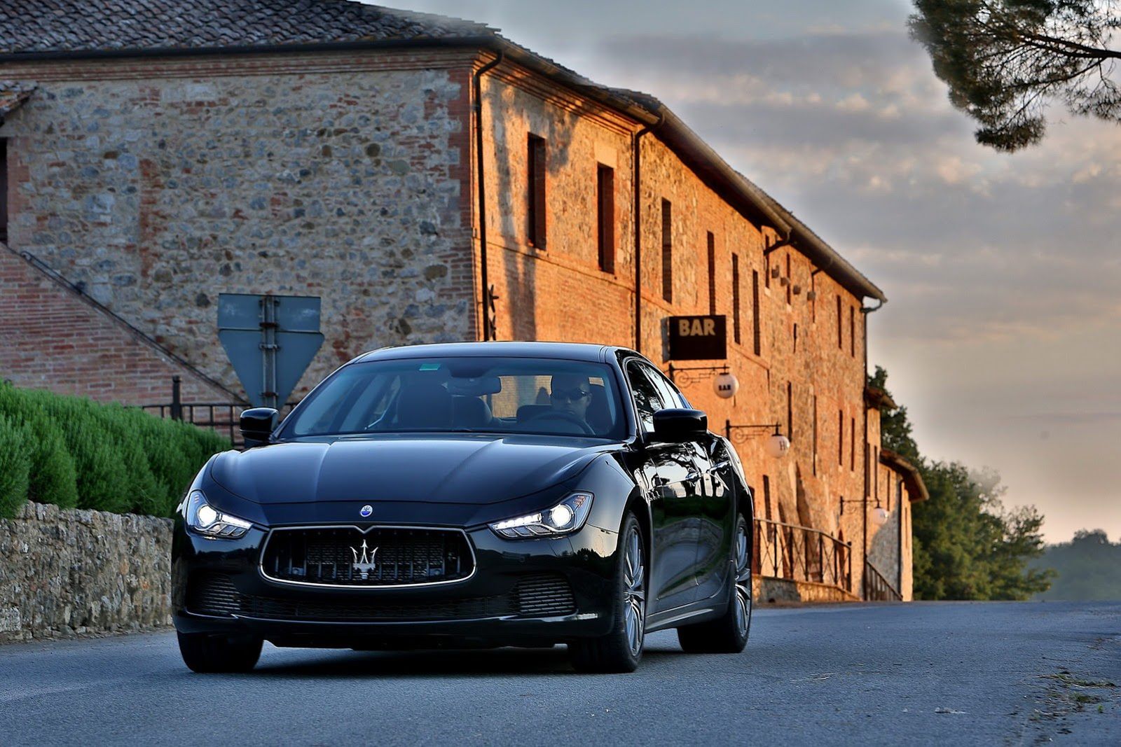 2014 Maserati Ghibli - Włosi wiedzą, co to piękno [galeria] 127