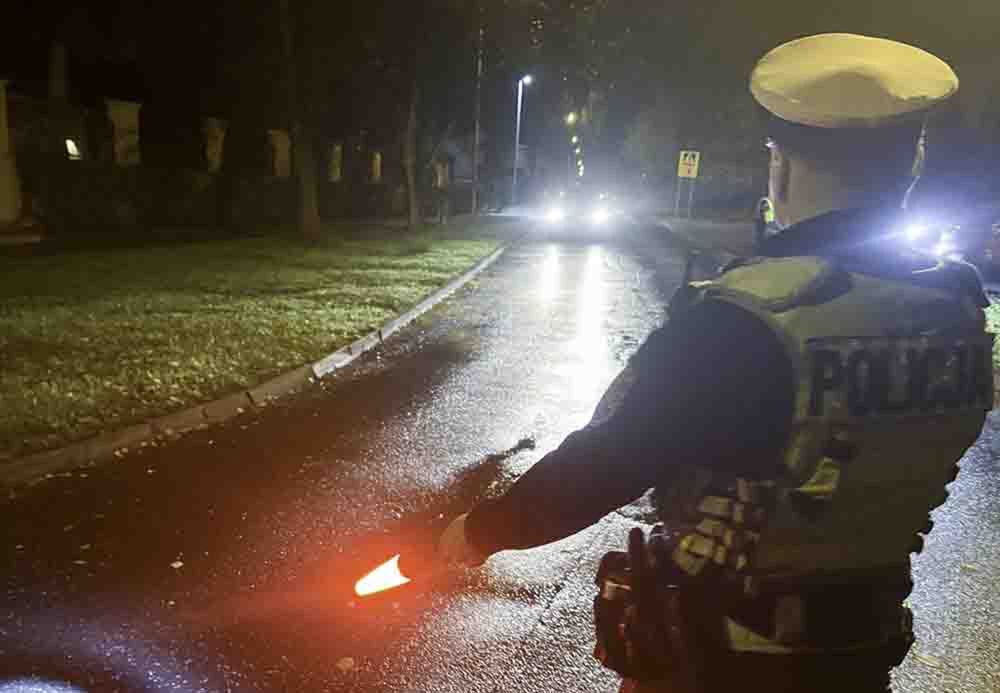 Łomża: Pijany kierowca Forda uciekał ścieżką rowerową