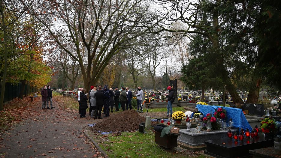 Koronawirus. Kolejne miasta w Polsce zmagają się ze wzrostem liczby zgonów. Nawet dwa tygodnie oczekiwania na pogrzeb / foto ilustracyjne