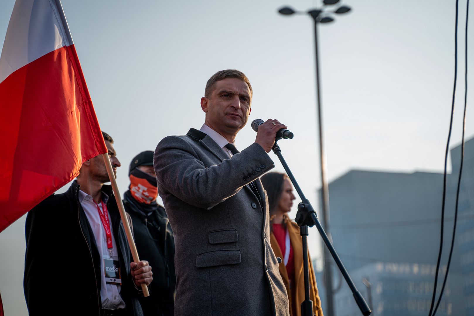 Robert Bąkiewicz na Marszu Niepodległości w 2021 r.
