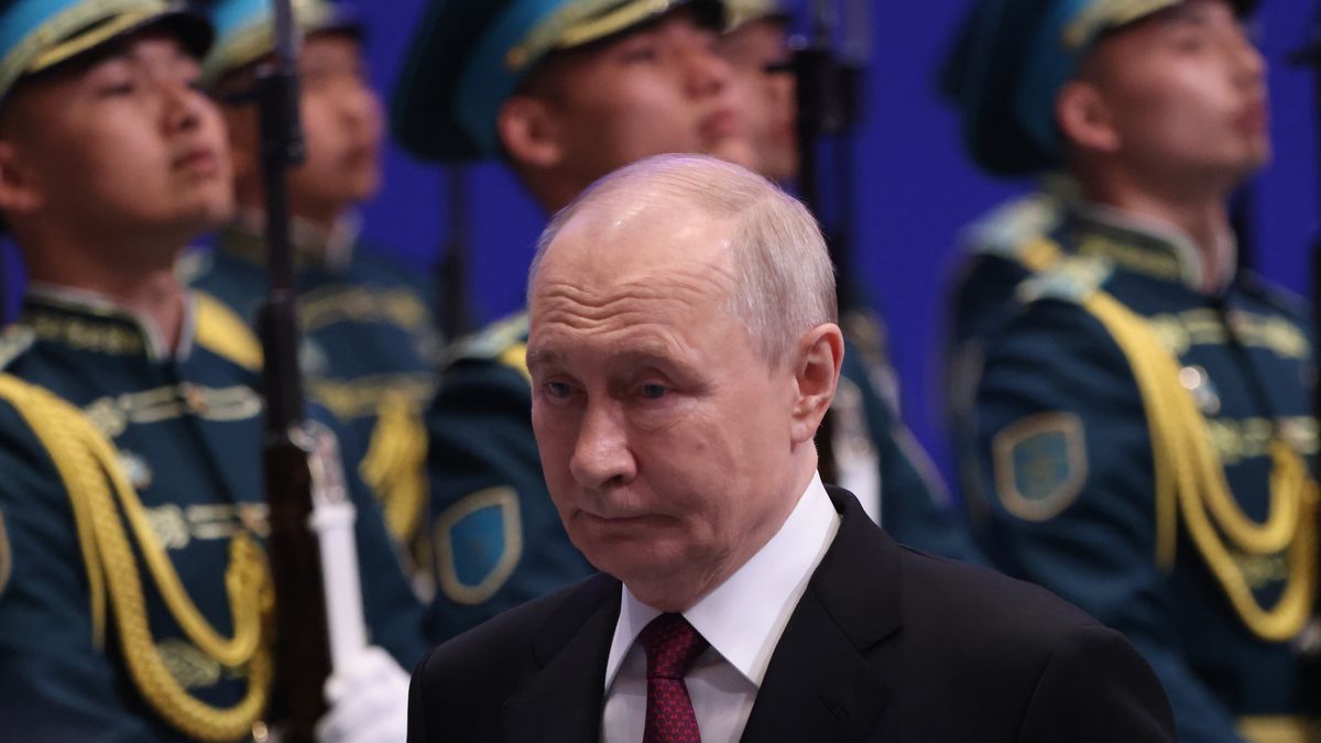 ASTANA, KAZAKHSTAN - MAY 28 : Russian President Vladimir Putin attends the welcoming ceremony at the Palace of Independence, on May 28, 2026, in Astana, Kazakhstan. During the three-day state visit President Putin will also attend the Eurasian Economic Union (EAEU) summit in Astana. Photo by Contributor/Getty Images)