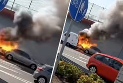 Samochód stanął w ogniu. Poważne zdarzenie Krakowie