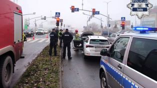 Tychy: Czołowe zderzenie na skrzyżowaniu