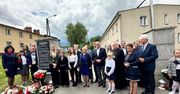 Filia niemieckiego obozu koncentracyjnego Gross-Rosen w Wałbrzychu doczekała się pamiątkowej tablicy. Poruszająca uroczystość w ZS nr 2