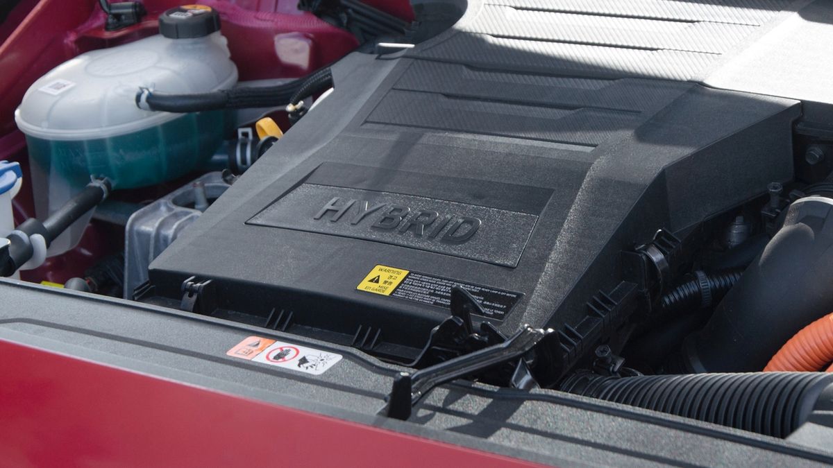 Samochody hybrydowe bywają różne. Jedne można traktować jak każde, inne z dużą dozą rezerwy.