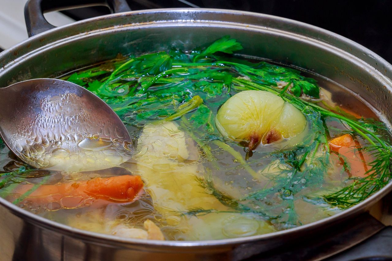 Podbija smak niedzielnego rosołu lepiej niż maggi i lubczyk. Wystarczy wrzucić 2 do gara