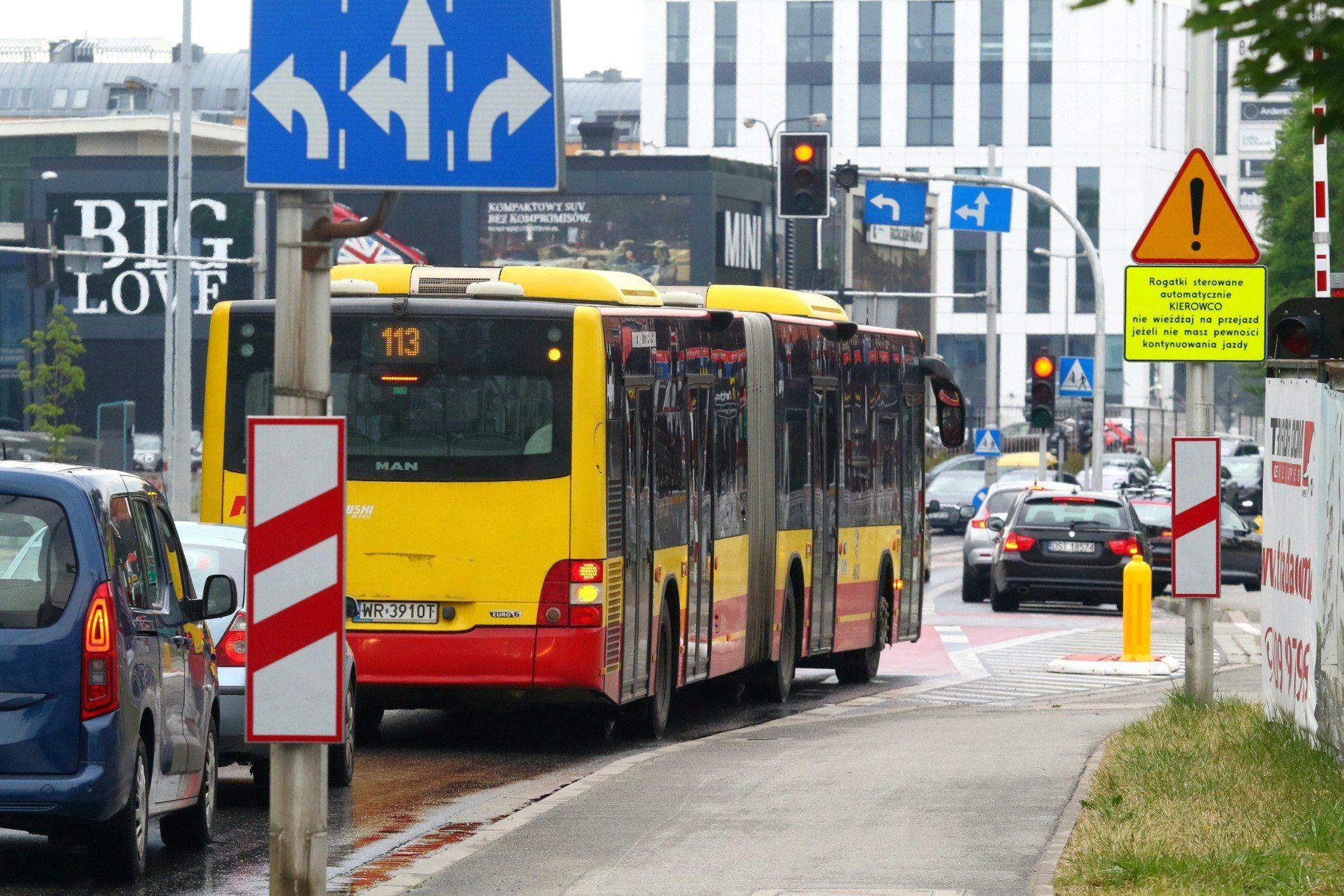 Ulica Zwycięska na Partynicach jest najbardziej zakorkowaną drogą we Wrocławiu.