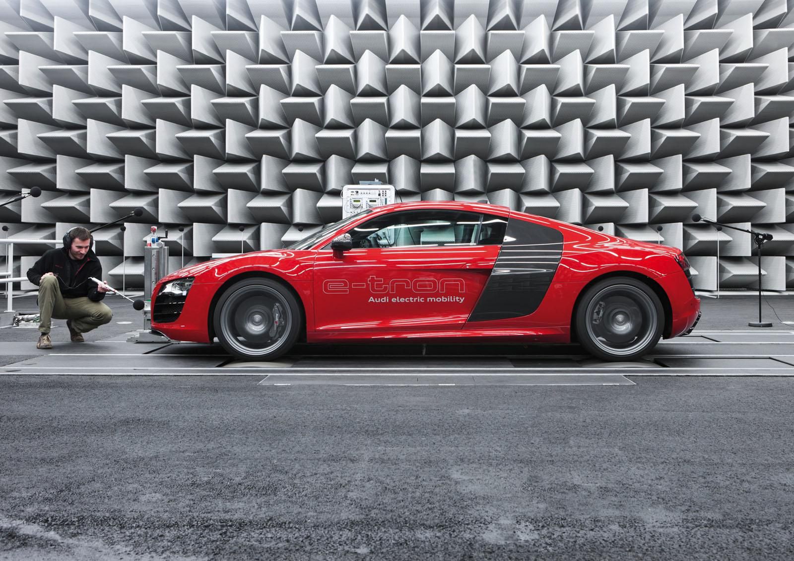 Audi R8 e-tron - niespełnione elektryczne marzenie [galeria] 34