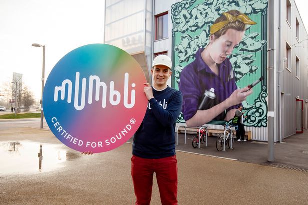 Swoje doświadczenia wykorzystuje, by pomagać innym