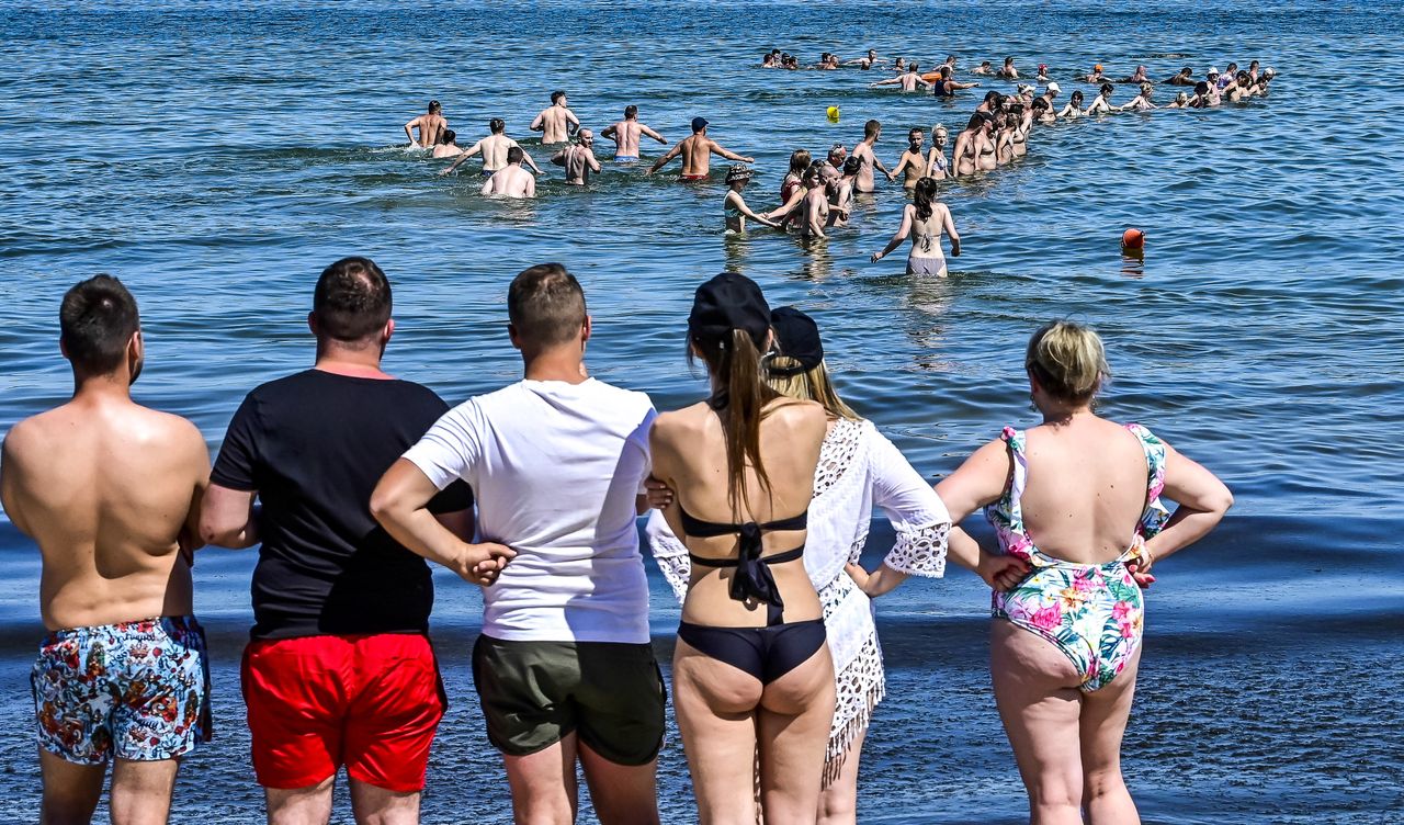 Mężczyzna utonął w Sarbinowie. Do akcji poszukiwawczej włączyli się plażowicze