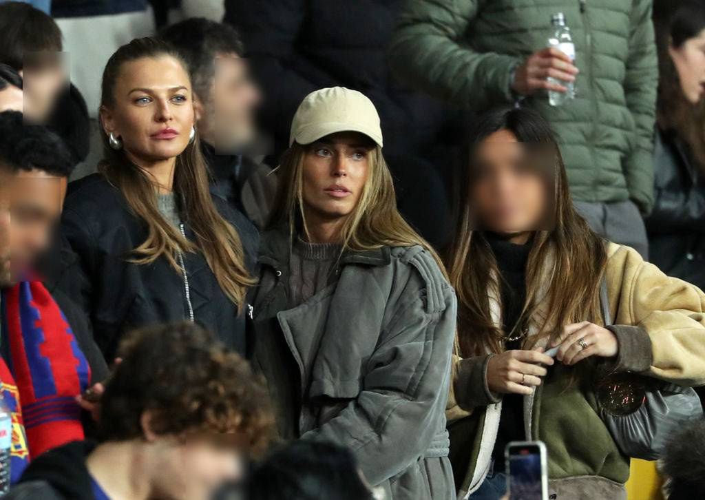 WAGs podczas meczu FC Barcelona v Atletico Madrid 
