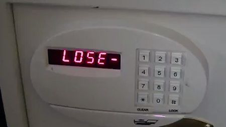 Dlaczego nie powinieneś ufać hotelowym sejfom? [wideo] 1