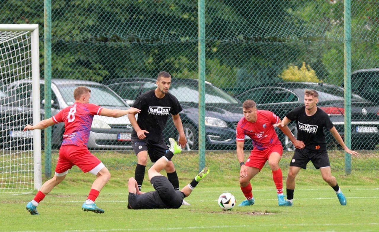 Sparing KSZO Ostrowiec z Bronią Radom: W obu ekipach dużo nowych twarzy