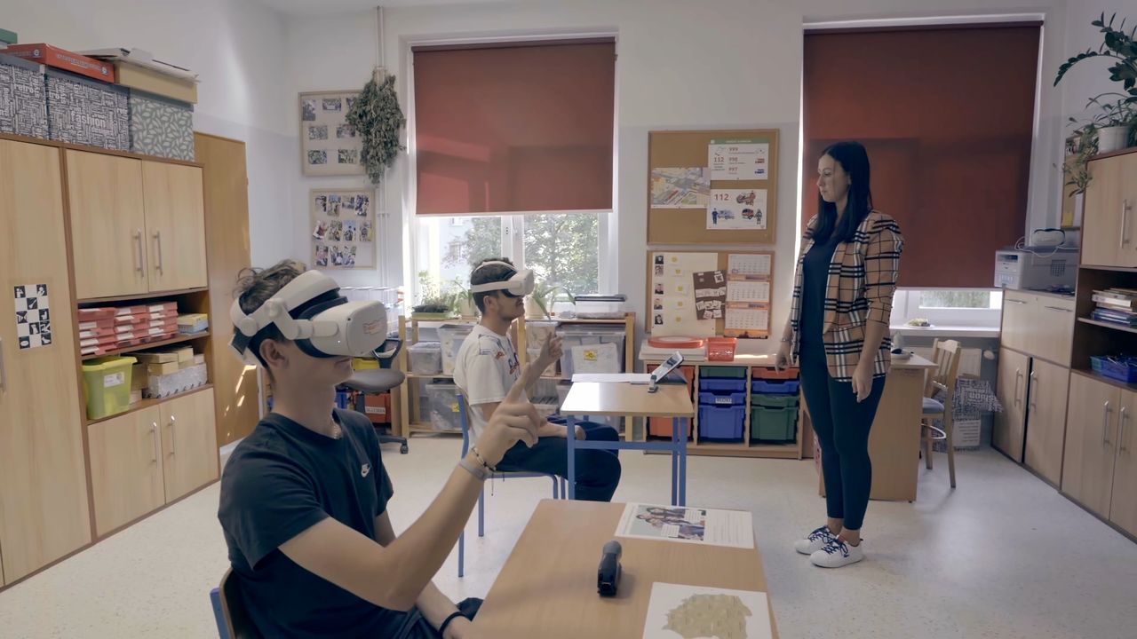 Psychoterapia w szkole z użyciem VR, prowadzona przy wykorzystaniu platformy polskiej firmy Unicorn VR World