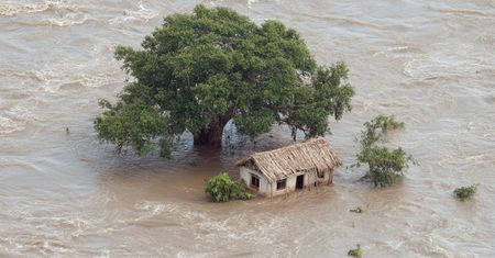Urodzona wśród powodzi, zapamiętana na zawsze. Historia Rosity z Mozambiku