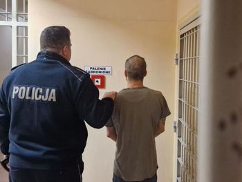 Konstantynów Łódzki: Recydywista znalazł kluczyki na ulicy i zabrał auto