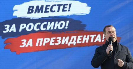 Miedwiediew oszalał. Warunkiem pokoju "całkowita aneksja"