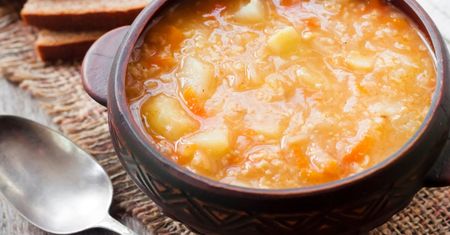 Nasze babcie gotowały co chwilę. Dziś młodzi kręcą nosem, a syci na długo i pomaga schudnąć