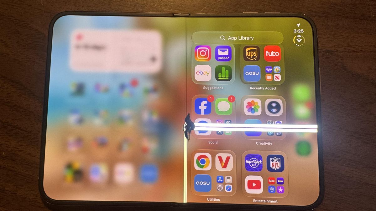 W sieci pojawiły się pierwsze informacje o pękającym ekranie iPhone Duo