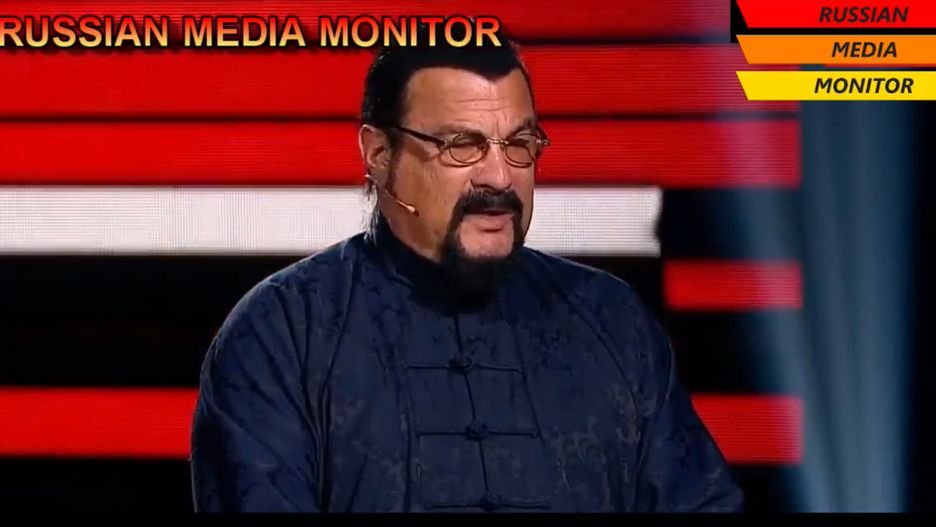 Seagal zwariował? Mówi, dlaczego został w Rosji