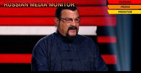 Seagal zwariował? Mówi, dlaczego został w Rosji