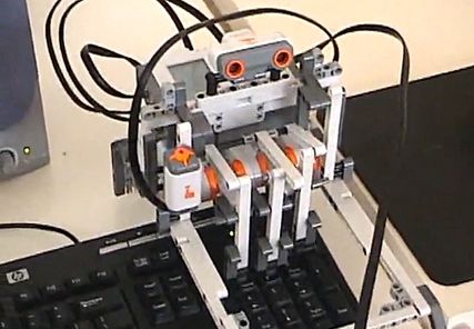 Tetris-Bot - robot z LEGO grający w Tetrisa