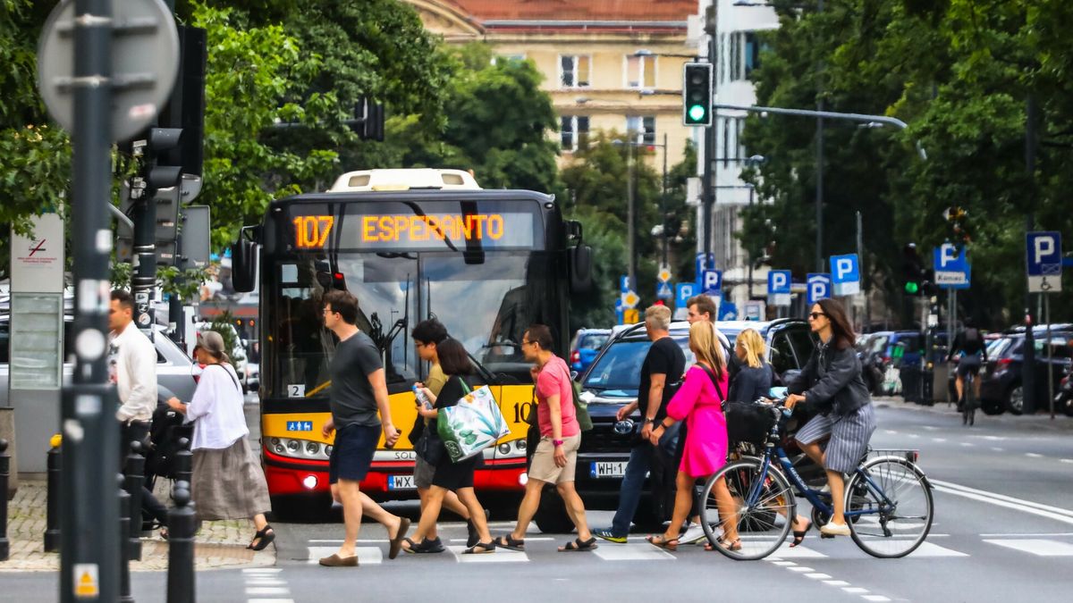reporter_baza_2022-0707.07.2022 Warszawa Srodmiescie Ulica Krucza Widok w kierunku ulicy Pieknejfot. Adam Burakowski/REPORTERAdam Burakowski/REPORTER