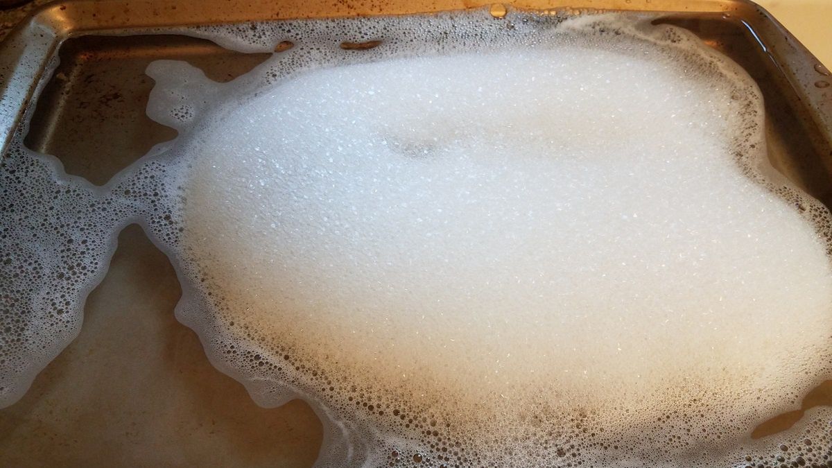 Wystarczy kwadrans, by blacha odzyskała blask.