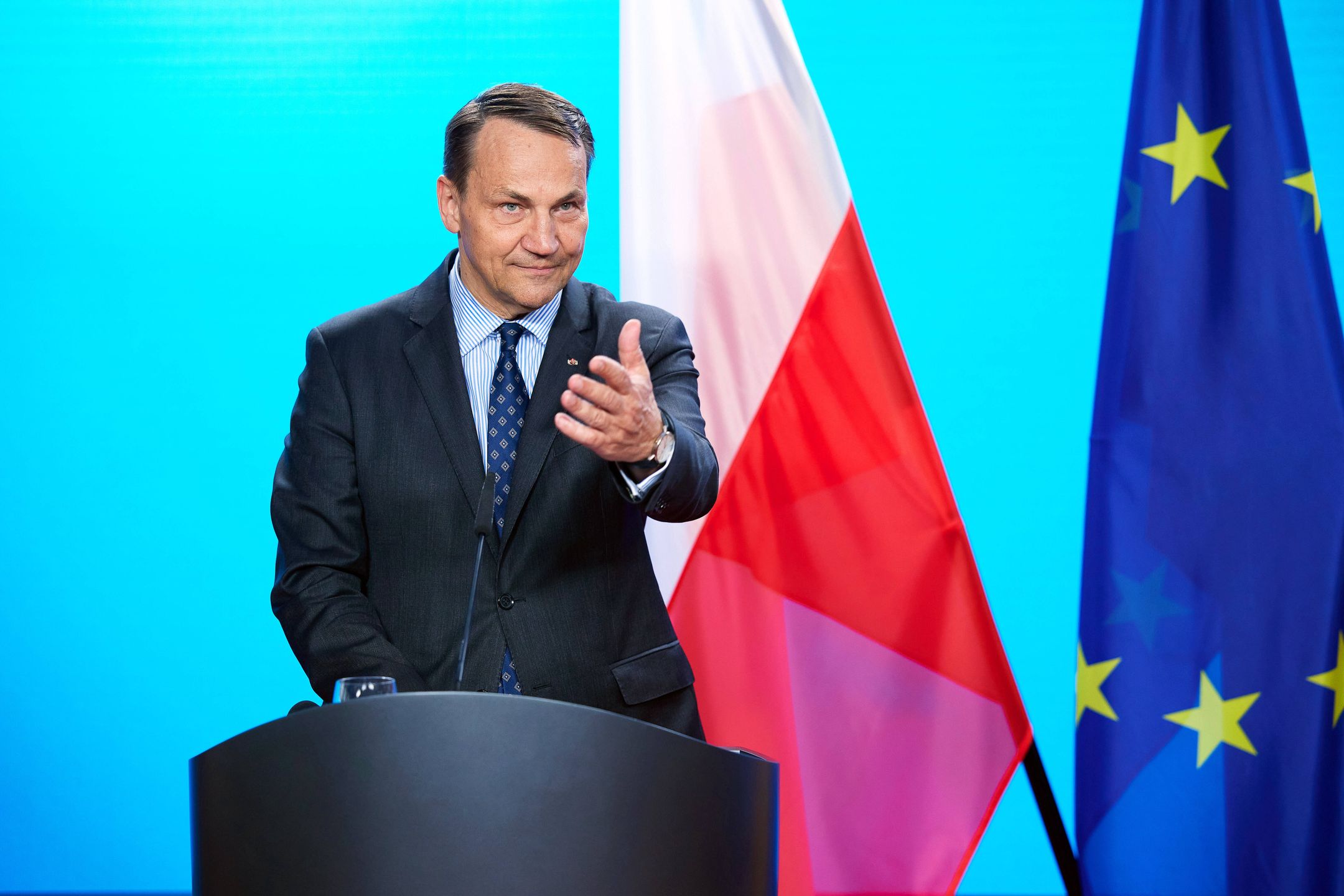 German Foreign Minister meets Polish counterpart in Berlin
04 June 2025, Berlin: Radoslaw Sikorski, Foreign Minister of Poland, speaks during a joint press conference with Johann Wadephul, German Foreign Minister (not pictured) at the German Foreign Office. Photo: J�rg Carstensen/dpa 
Dostawca: PAP/DPA.
J�rg Carstensen