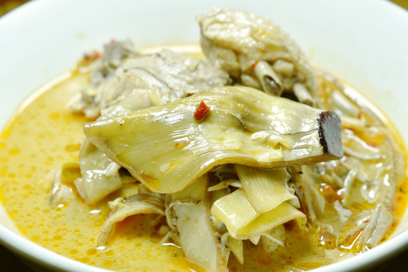 Indyjskie curry… ze skórek od bananów. Nigella Lawson wywołuje skandal