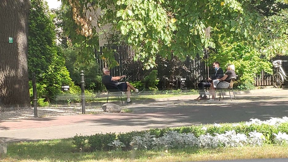 Koronawirus w Grodzisku Mazowieckim. Burmistrz pracuje przed urzędem