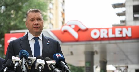 Ceny na stacjach w górę. Czarnek mówi o "łupieniu Polaków"