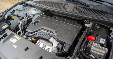 Już nie PureTech, a nowy 1.2 Turbo Stellantisa. Czy warto kupić auto z tym silnikiem?