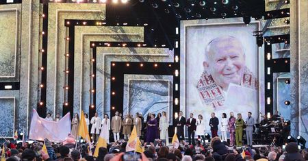 TVP w obronie papieża. Tak wyglądał koncert "Nie zastąpi Ciebie nikt" w Wadowicach