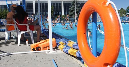 Sezon na letniej Chwiałce dobiega końca. Ponad 20 tysięcy osób skorzystało z letnich basenów