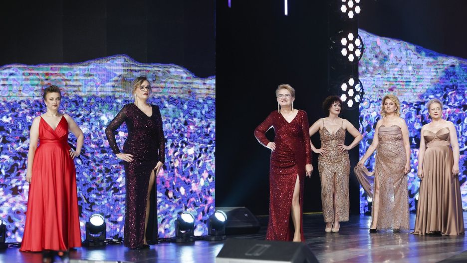 Na scenie Teatru Wielkiego podczas gali BRA Day 2025 pojawiło się 40 pacjentek w roli modelek