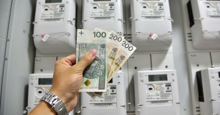 Nowe ceny prądu. MKiŚ: zwróć się do sprzedawcy o korektę prognozy
