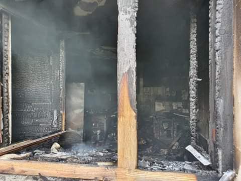W pożarze w Międzybrodziu Żywieckim spłonęły trzy pomieszczenia.
