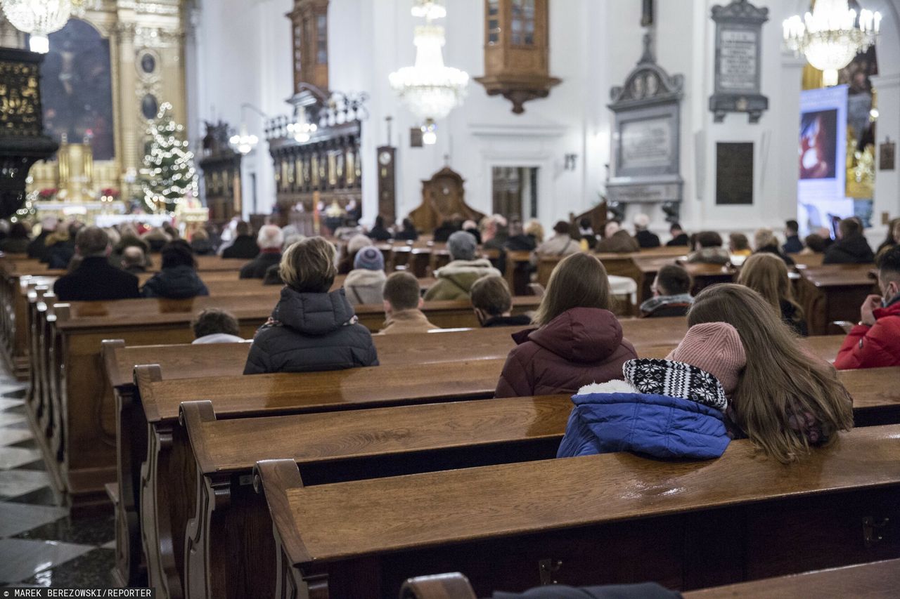 Dziwne zachowanie 20-latki na mszy. Interweniowała Straż Miejska