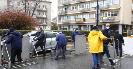 Pilna inwestycja. Sejm buduje wielką bramę