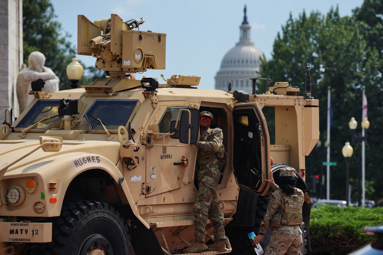 Rozszerza się operacja w Waszyngtonie. Odpowiadają na rozkaz Trumpa