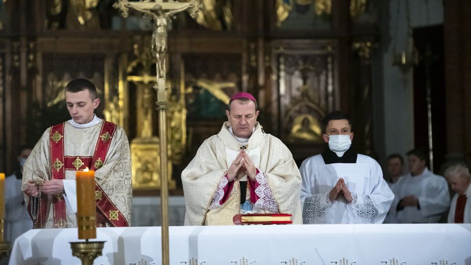 Pedofilia w Kościele. Nowy metropolia gdański zapowiedział "podjęcie kroków"