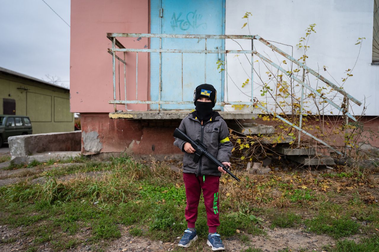 Dzieci w Chersoniu "pilnują Ukrainy"