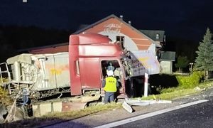 Dwie ciężarówki rozbite. Tragedia pod Radomiem