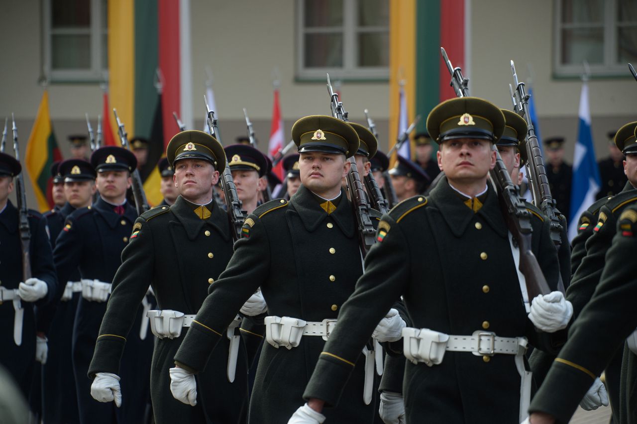 Lithuanians want to send soldiers to Ukraine. They are to help in training Ukrainians.